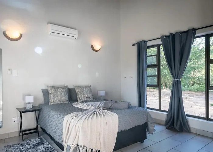 Nkanyi Wildlife House & Cottage