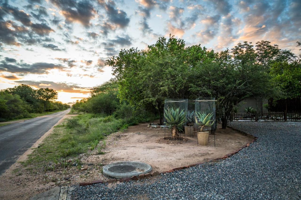 Nkanyi Wildlife House & *